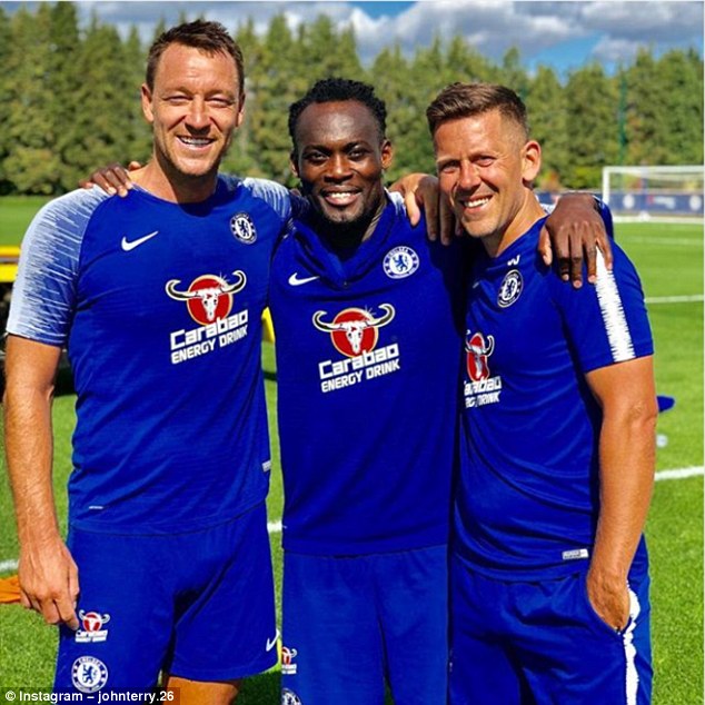 重回<a href=https://www.310bf.com/tags-%E5%88%87%E5%B0%94%E8%A5%BF-0.html target=_blank class=infotextkey>切尔西</a>训练基地，特里与埃辛一同训练