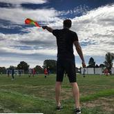 不会当边裁的球员不是好门将！切赫出任女子联赛边裁