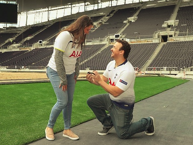 球迷求婚成功，工人吸毒醉酒，热刺未完工球场新闻不断