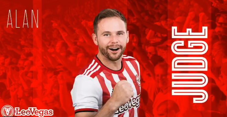 GIF: 任意球破门，布伦特福德扳回一球