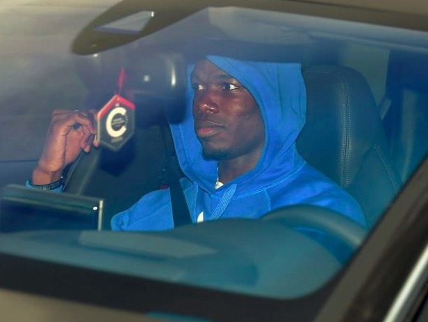 邮报：博格巴拉拢马夏尔巴伊建立小团体，穆帅试图重整更衣室