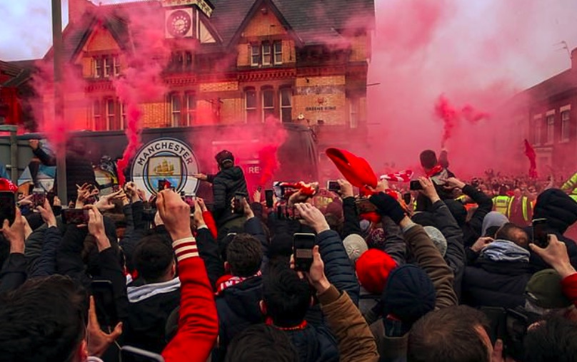 为避免受到球迷攻击，周末曼城大巴将走新路线去安菲尔德