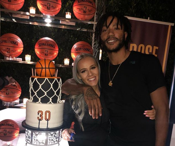 罗斯伴侣为其庆祝30岁生日并送上篮球生日蛋糕_NBA新闻_NBA_华体即时比分直播网