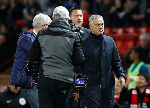 邮报：穆帅对足总指控感到愤怒，为应对比赛暂不发声