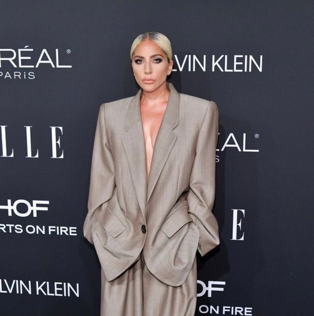 克劳奇调侃Lady Gaga ：你的衣服像是我借给你的