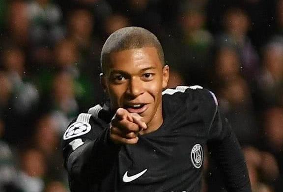 拉卡泽特：姆巴佩天赋异禀，他已经是伟大的球员之一了