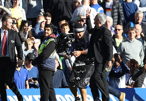 <a href=https://www.310bf.com/tags-%E5%88%87%E5%B0%94%E8%A5%BF-0.html target=_blank class=infotextkey>切尔西</a>官推调侃穆帅？多名球员轮流竖三指