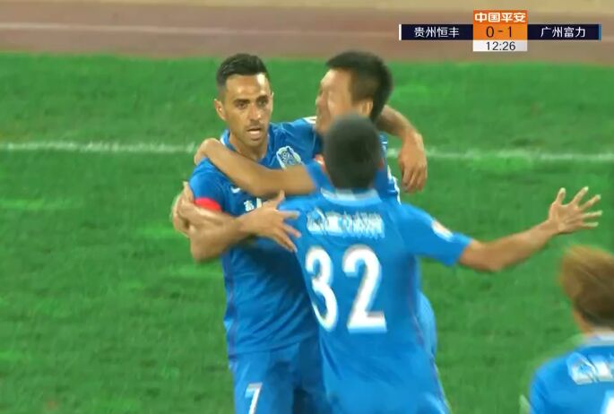 GIF:状态火热!扎哈维捅射破门,贵州0-1富力