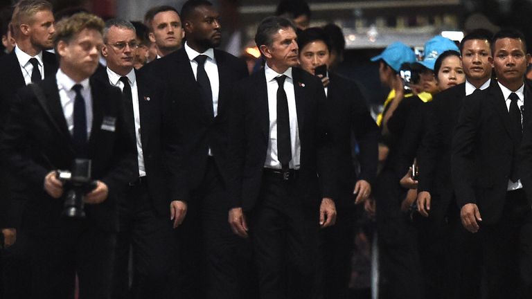 莱斯特城球员们和管理层已从维猜的葬礼返回英格兰