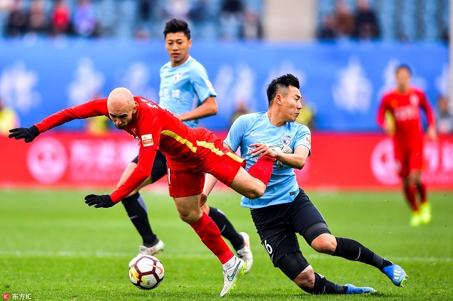 半场:里亚斯科斯破门维贝中楣,一方1-0亚泰