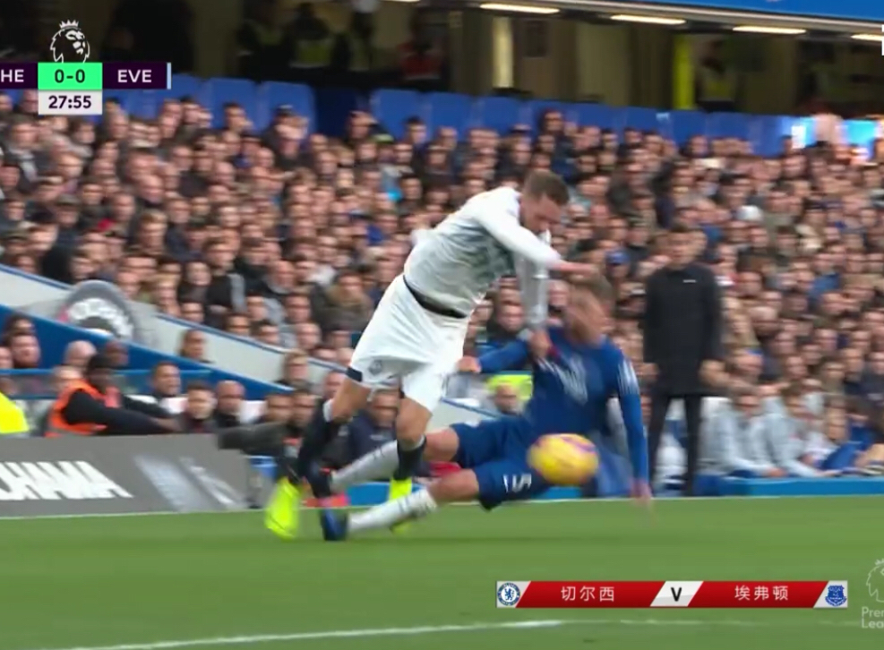 克拉滕伯格：若日尼奥应该被罚出场外，他的动作很危险