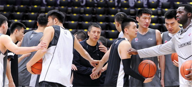 郭士强：杨鸣今晚出战，要遏制住广州队的进攻