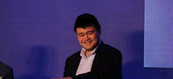 姚明笑谈篮协主席权力：我是一俗人，追求总是有的