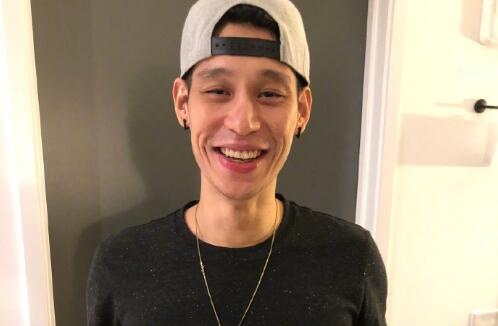 林书豪感谢科比：谢谢你送我的新书