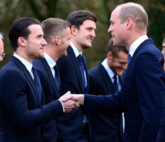 英国威廉王子夫妇拜访莱斯特城悼念维猜