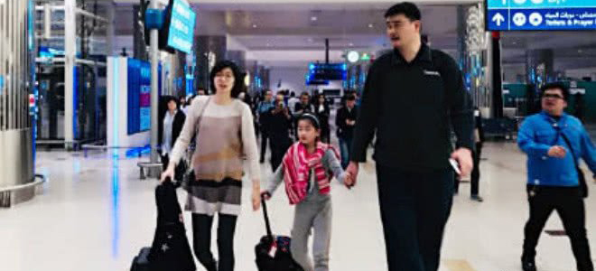 姚明女儿身高上热搜，网友：8岁跟我20多岁一样高
