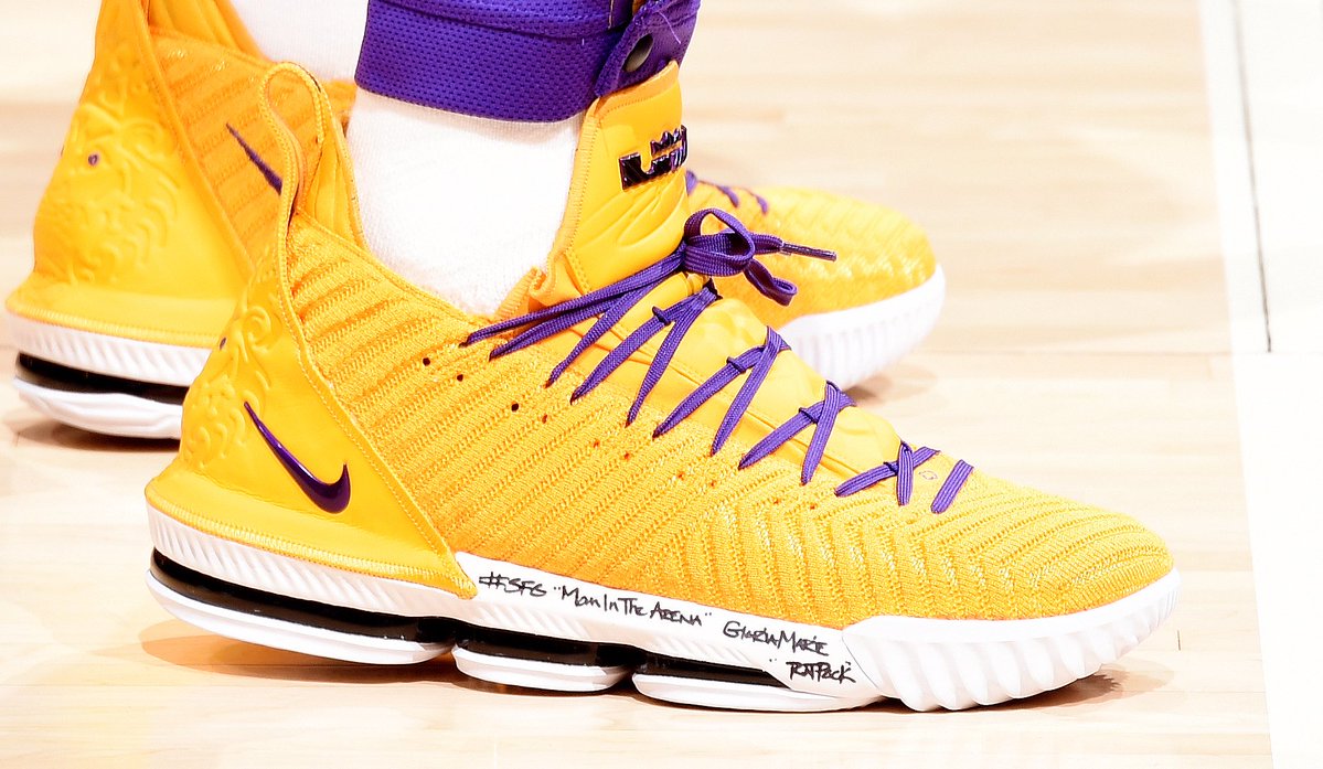 今日常规赛上脚球鞋一览：詹姆斯上脚LeBron 16