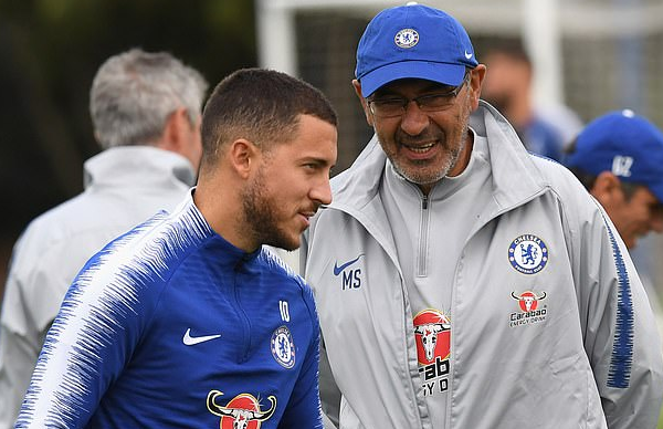 阿扎尔：赛季前萨里说踢伪九号是种选择，我喜欢这个角色