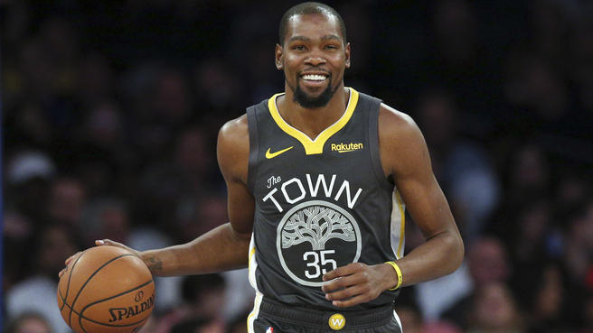 凯文-杜兰特职业生涯常规赛总得分达到22000