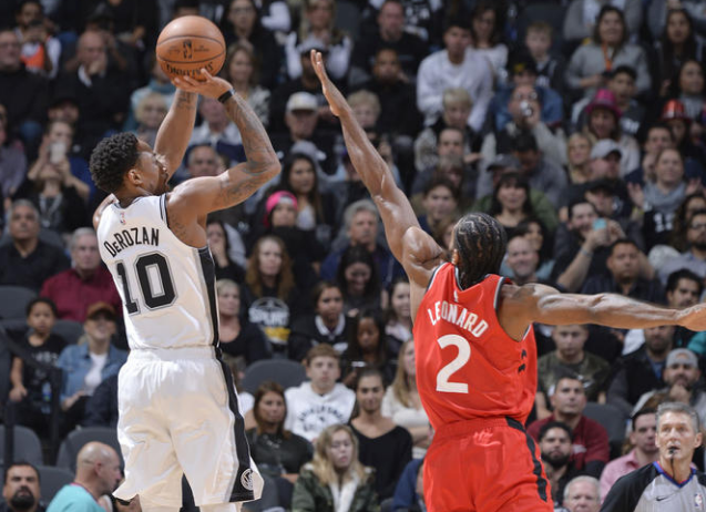 [视频]强强对话!德罗赞VS伦纳德集锦