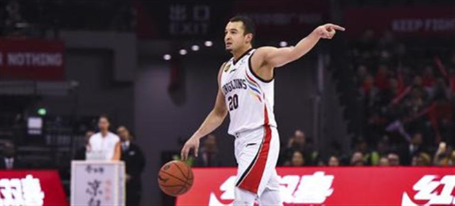 状态火热，西热力江半场拿下14分