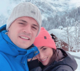 回老家滑雪！扎卡携娇妻返瑞士短暂度假