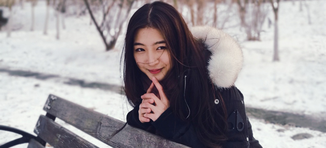 全明星赵睿与美女主播青岛海边喂海鸥