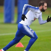 伊瓜因运动裤太紧遭米兰前队友嘲笑：那里没xxl码