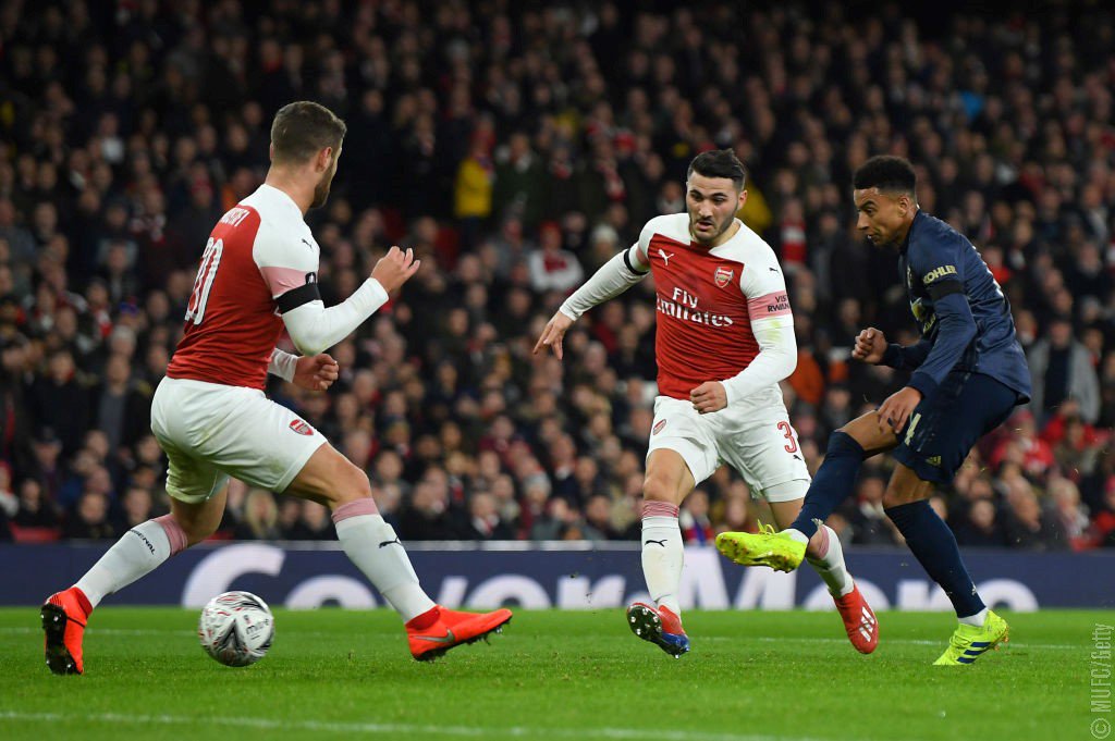 GIF：扳回一城，奥巴梅杨后点拨进一球