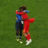 博格巴ins告别费莱尼：我会想你的，爱你哦兄弟