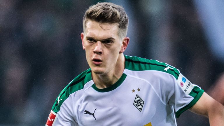 天空体育:热刺,阿森纳关注门兴后卫金特尔