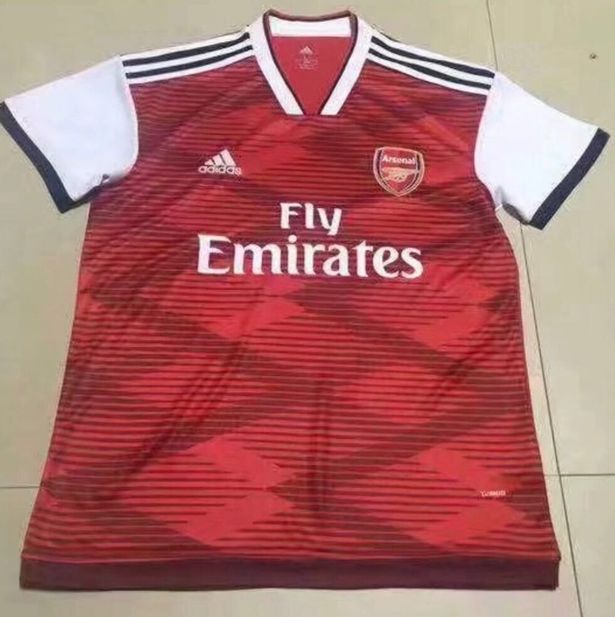 复古风，<a href=https://www.310bf.com/tags-%E9%98%BF%E6%A3%AE%E7%BA%B3-0.html target=_blank class=infotextkey>阿森纳</a>下赛季的阿迪达斯球衣谍照疑似流出