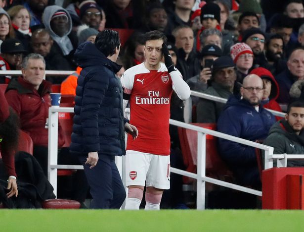 名宿：厄齐尔是枪手最好的球员之一，他的事就像喜剧小品