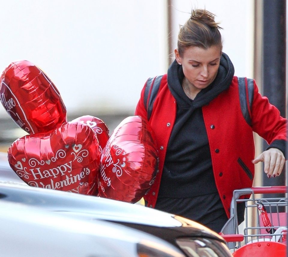 太阳报：鲁尼因酗酒再惹妻子失望，结婚戒指都摘了