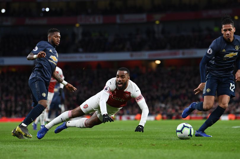 弗雷德：若我和拉卡泽特在中场拼抢，裁判不会吹犯规