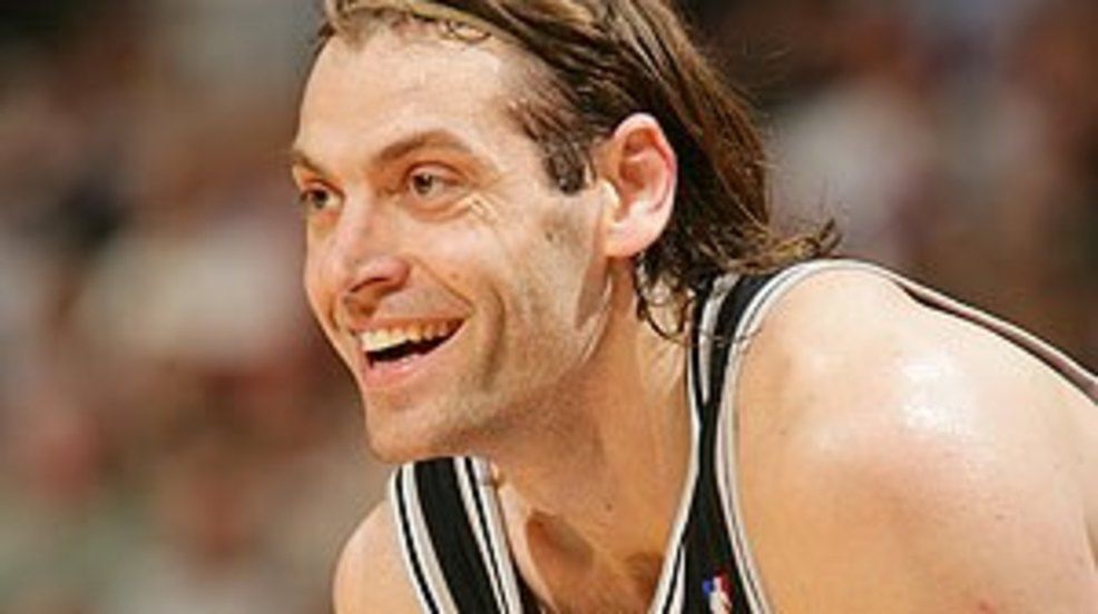 前马刺中锋奥博托入选2019年国际篮联篮球名