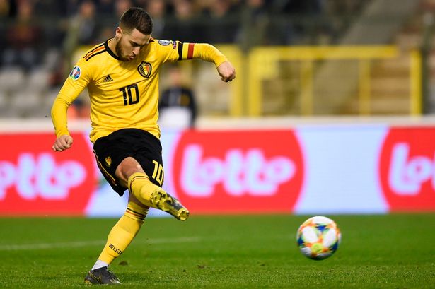 阿扎尔：小时候是亨利死忠，期待达到<a href=https://www.310bf.com/tags-C%E7%BD%97-0.html target=_blank class=infotextkey>C罗</a>的高度