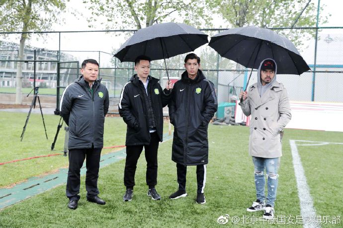 李可侯永永參觀國安青訓基地,建議小球員要相信自己