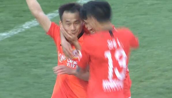 GIF:绝杀?迪奥普做球陈杰破门,人和2-1恒大