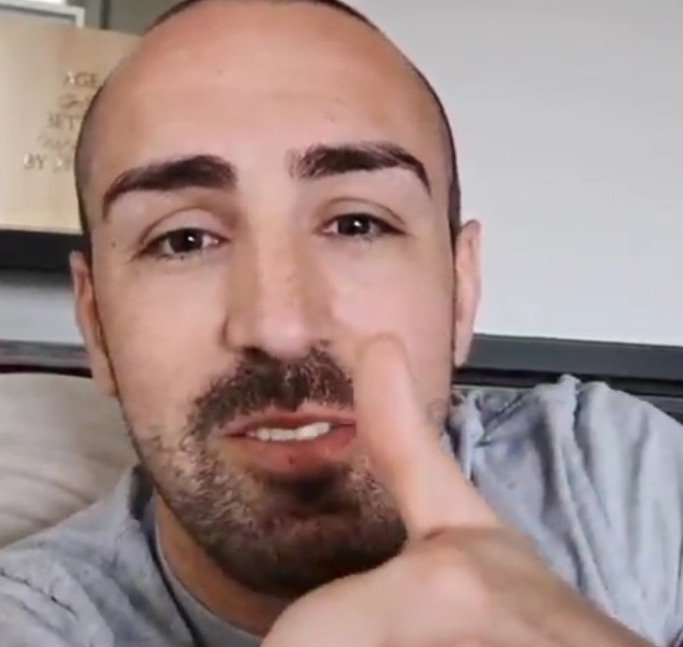 祝福！前利物浦后卫恩里克宣布自己的脑瘤已经康复