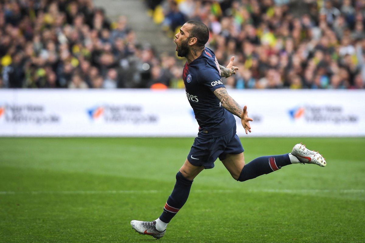 巴黎斩获法甲,阿尔维斯冠军数创世界纪录