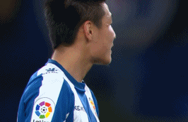 GIF：本可梅开二度？武磊赛后表情略显遗憾
