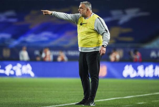 奥拉罗尤:赛程密集会做人员调整,盼年轻球员做