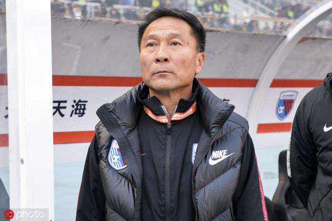 沈祥福:每场比赛都很重要,雷鸟能否首发需和队医沟通