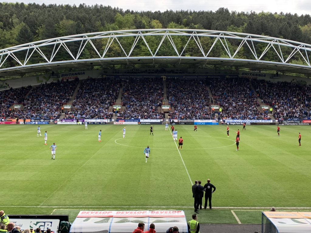 哈镇扳平<a href=https://www.310bf.com/tags-%E6%9B%BC%E8%81%94-0.html target=_blank class=infotextkey>曼联</a>，主场球迷高歌：我们终于进了个球！