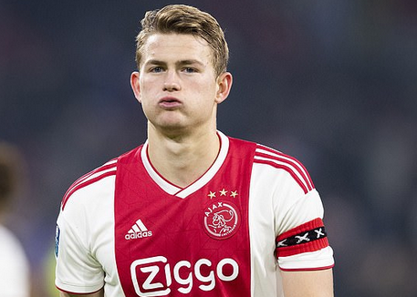 穿红白的都赢了！科隆官推：枪手贾府放轻松