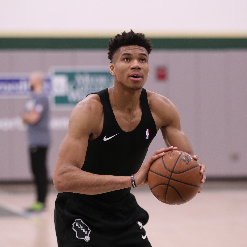 字母哥谈东决首战：我非常兴奋能够再次踏上赛场打篮球