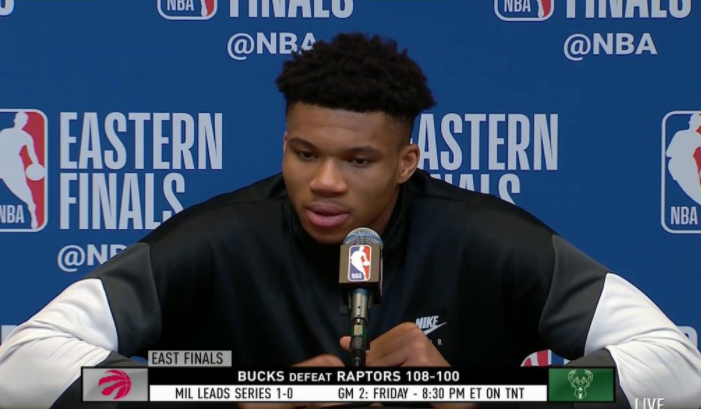 字母哥:我今晚的表现一般,队友们帮助球队拿下了胜利