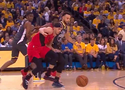 专断哥哥，塞思-库里两次抢断斯蒂芬-库里