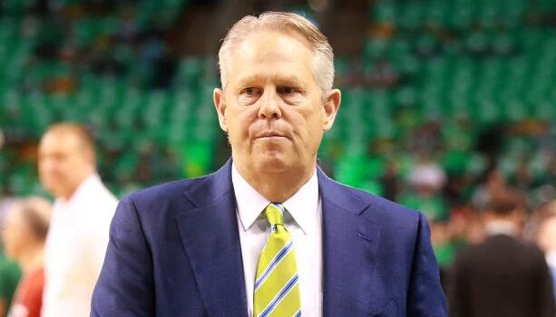 奥斯汀-安吉：父亲感觉好多了，医生说他预后效果很好